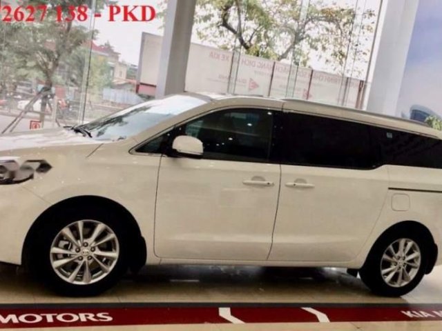 Cần bán Kia Sedona 2018, màu trắng, mới 100%