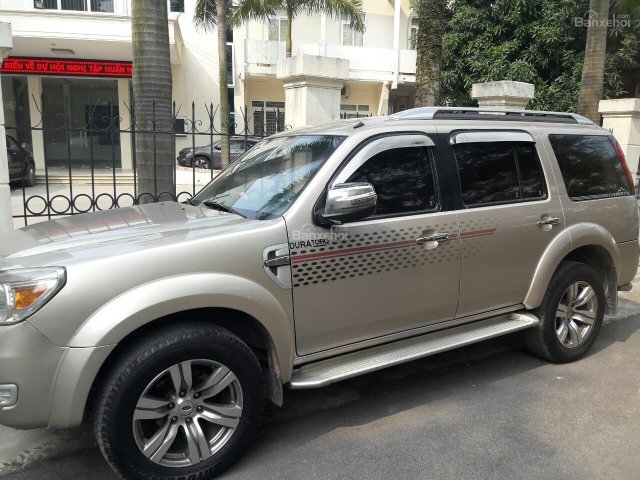 Bán gấp xe Ford Everest đời 2011, chính chủ, màu vàng cát