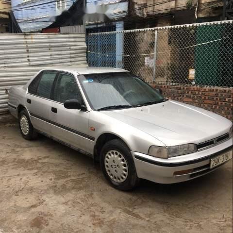 Cần bán xe Honda Accord 2.0 đời 1993, màu bạc, nhập khẩu nguyên chiếc số sàn giá cạnh tranh