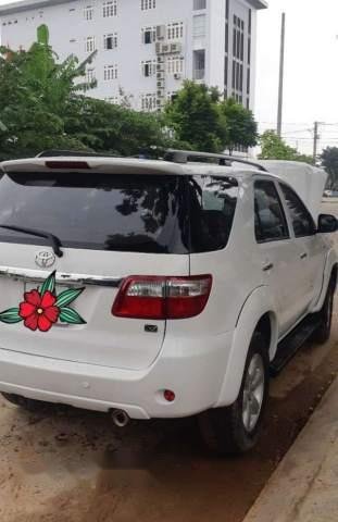 Cần bán Toyota Fortuner AT 2009, màu trắng, xe đẹp