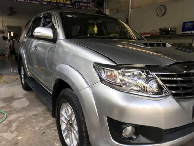 Bán xe Toyota Fortuner đời 2013, màu bạc