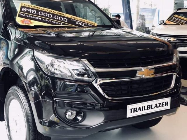 Bán xe Chevrolet Trailblazer đời 2018, màu đen, xe nhập