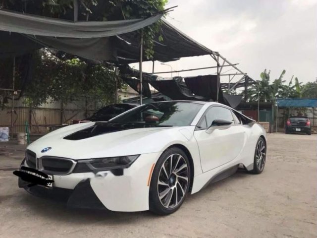 Cần bán lại xe BMW i8 sản xuất 2014, màu trắng, xe không lỗi lầm, đâm đụng, ngập nước