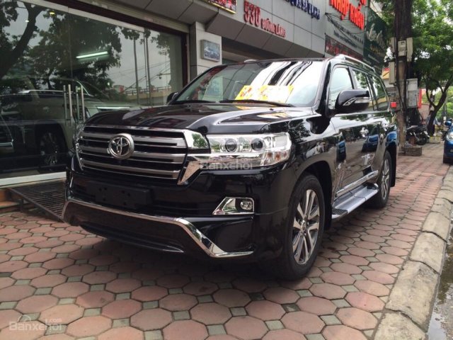 Bán ô tô Toyota Land Cruiser VX.R 4.6 Model 2017, màu đen, xe nhập Trung Đông mới 100%
0