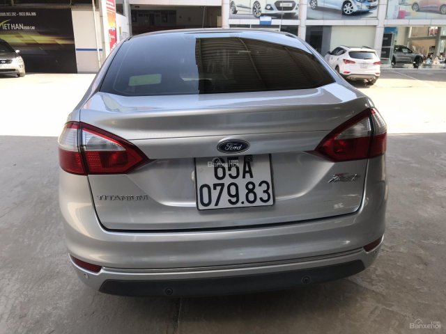 Bán Ford Fiesta Titamium sedan 1.5AT màu bạc, số tự động, sản xuất 2015, biển tỉnh đi đúng 63000km
