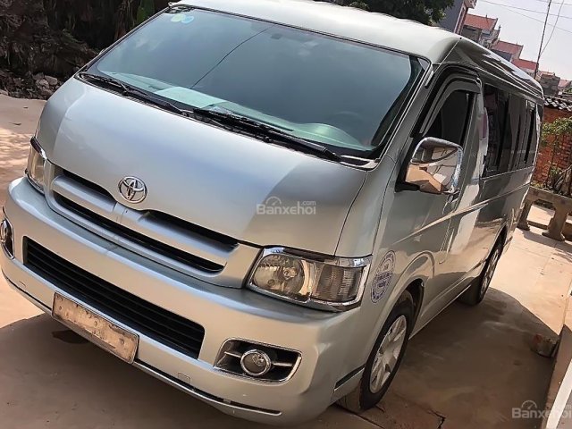 Cần bán xe Toyota Hiace năm sản xuất 2005, nhập khẩu