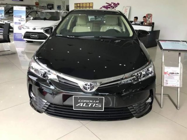 Bán Toyota Corolla altis năm sản xuất 2018, màu đen