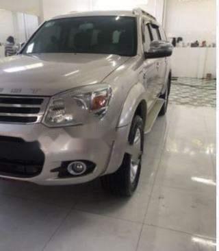 Cần bán xe Ford Everest sản xuất 2015, màu hồng phấn, giá tốt