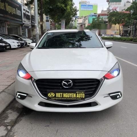 Bán Mazda 3 1.5 Facelift 2017 màu trắng, chính chủ, chạy 1,5 vạn km