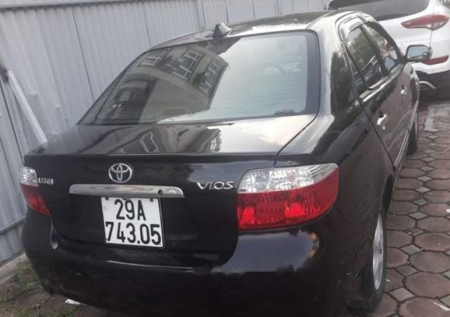 Cần bán gấp Toyota Vios năm sản xuất 2006, màu bạc