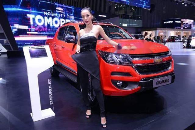 Bán xe Chevrolet Colorado đời 2018, màu đỏ