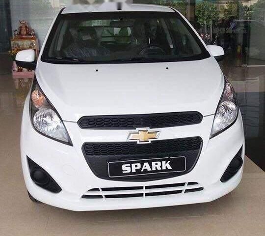 Bán Chevrolet Spark sản xuất 2018, màu trắng, 299tr