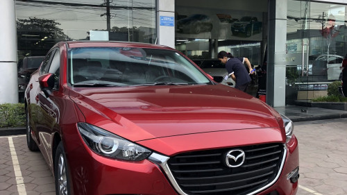 Cần bán xe Mazda 3 1.5 AT đời 2018, màu đỏ