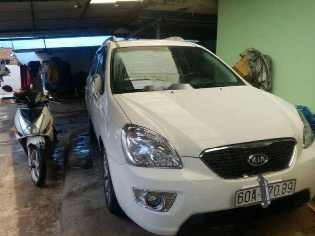 Cần bán xe Kia Sedona AT 2014, màu trắng