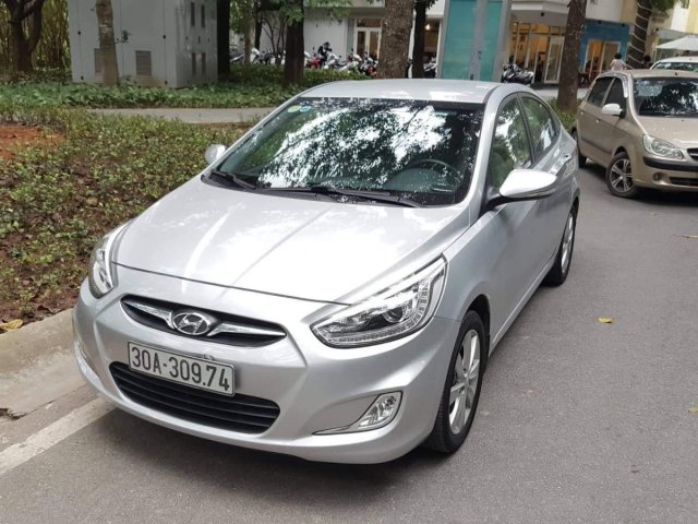 Cần bán xe Hyundai Accent Blue 2014 AT nhập khẩu nguyên chiếc