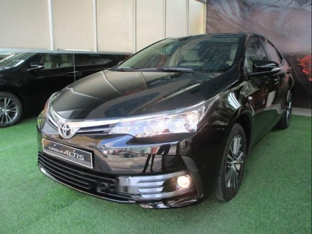 Bán Toyota Corolla altis năm 2018, màu đen