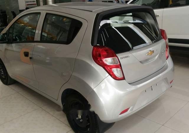 Bán xe Chevrolet Spark 1.2L Duo đời 2019, màu bạc