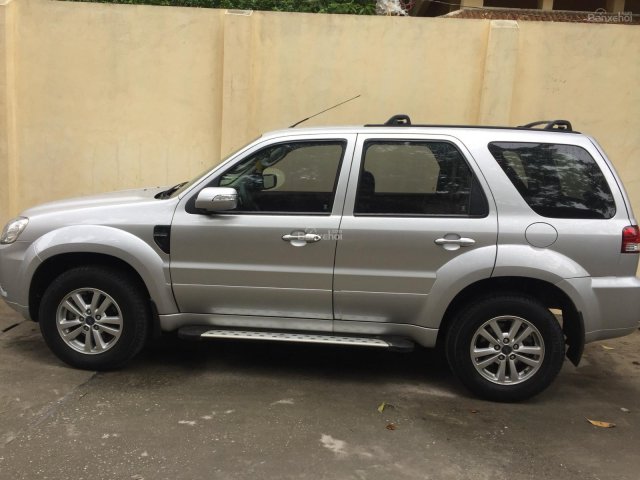 Bán xe Ford Escape sản xuất 2011 màu bạc, giá tốt