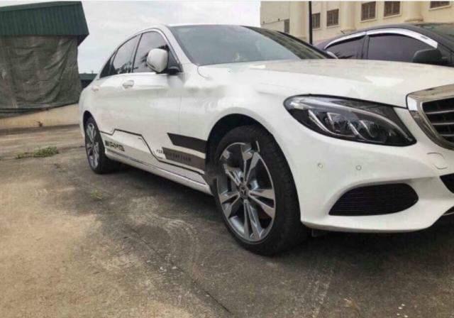 Bán Mercedes C250 Exclusive sản xuất năm 2018, màu trắng chính chủ