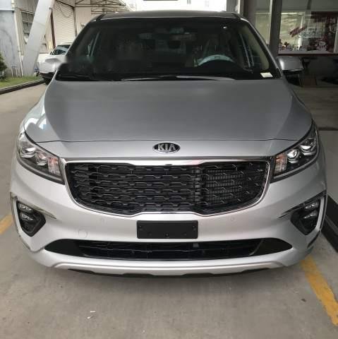 Cần bán Kia Sedona DATH 2019, màu bạc