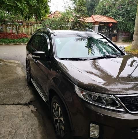 Gia đình bán lại xe Kia Sorento 2016, màu nâu0