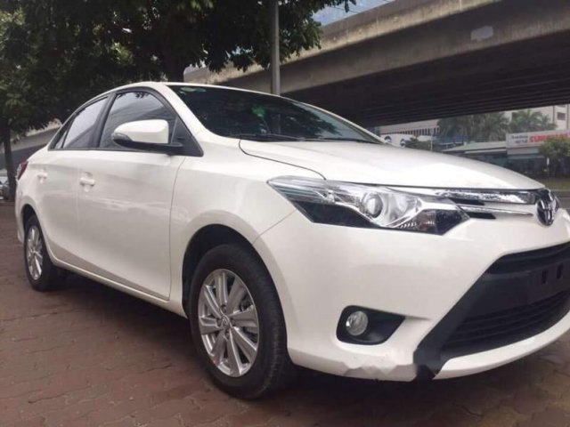 Cần bán Toyota Vios năm sản xuất 2015, màu trắng, giá chỉ 460 triệu