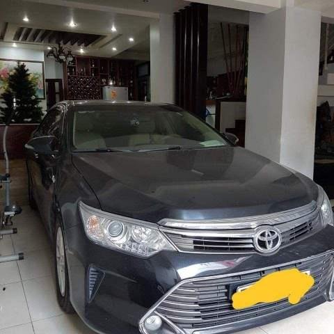 Cần bán xe Toyota Camry 2.0 E đời 9/2016, TP. HCM