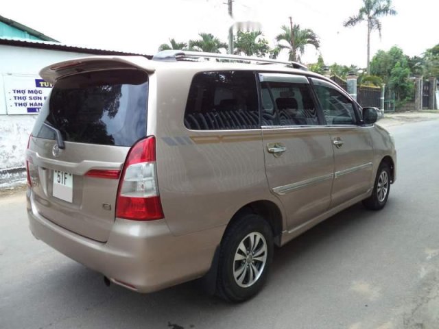 Cần bán gấp Toyota Innova đời 2008, màu ghi vàng 