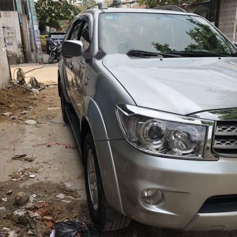 Cần bán Toyota Fortuner đời 2010, màu bạc, nhập khẩu nguyên chiếc chính chủ, 650tr