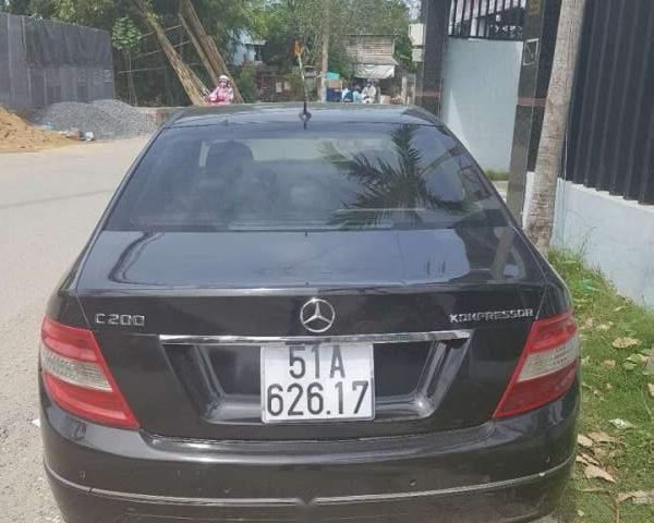 Bán Mercedes C200 đời 2009, màu đen, giá chỉ 400 triệu