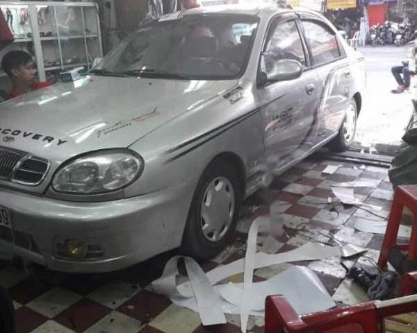 Cần bán xe Daewoo Lanos sản xuất 2001, màu bạc, nhập khẩu