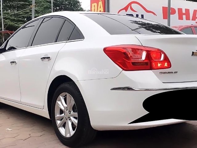 Bán Chevrolet Cruze đời 2018, màu trắng, số sàn  