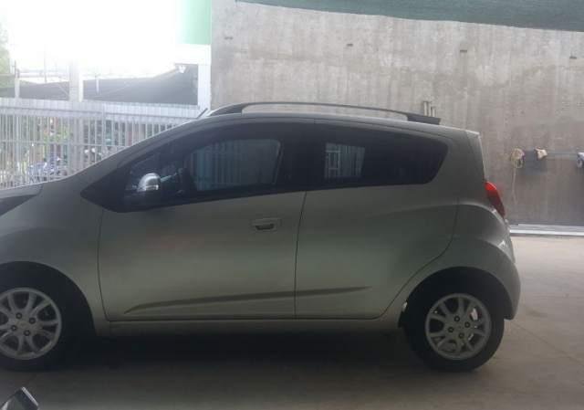 Bán xe Chevrolet Spark LT sản xuất năm 2016, màu bạc, xe nhập, xe gia đình