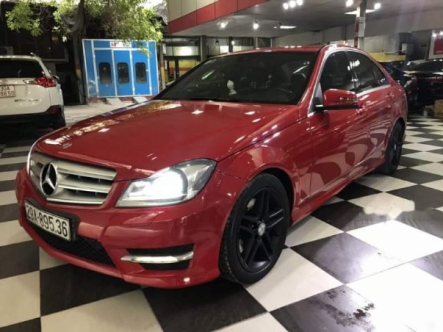 Bán xe Mercedes C300 AMG sản xuất 2012, màu đỏ