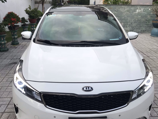 Bán xe Kia Cerato 2.0AT năm sản xuất 2016, màu trắng 