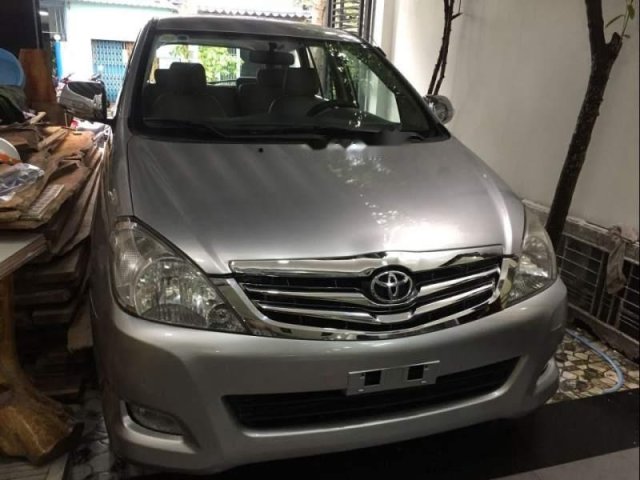 Cần bán lại xe Toyota Innova đời 2008, màu bạc như mới