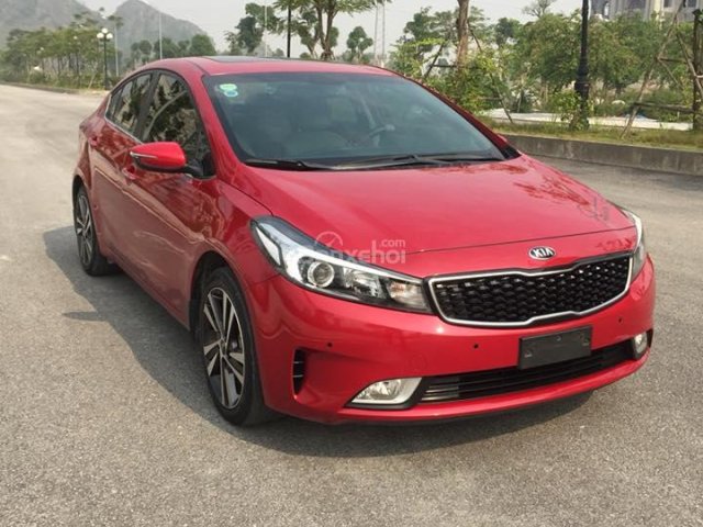 Bán ô tô Kia Cerato năm 2017, màu đỏ, 590 triệu