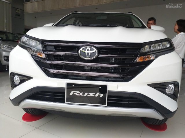 Bán Toyota Rush mới, đặt hàng nhận xe sớm