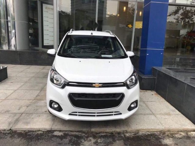 Bán Chevrolet Spark năm sản xuất 2018, màu trắng, giá tốt