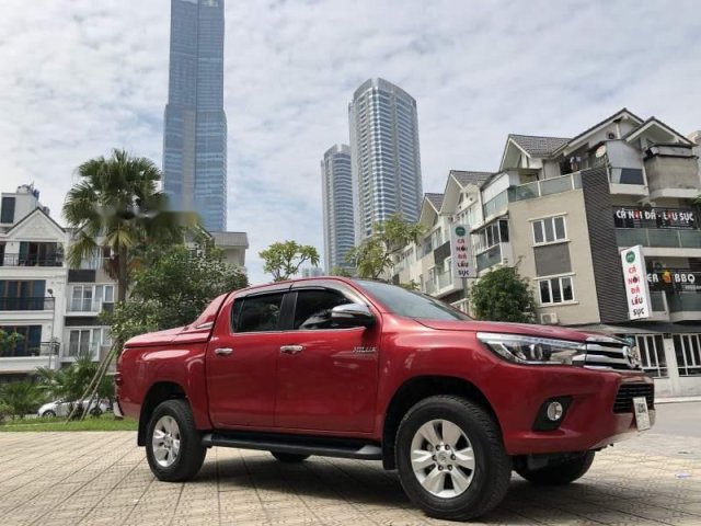 Bán xe Toyota Hilux 2.8G 4x4 AT năm 2017, màu đỏ, xe nhập