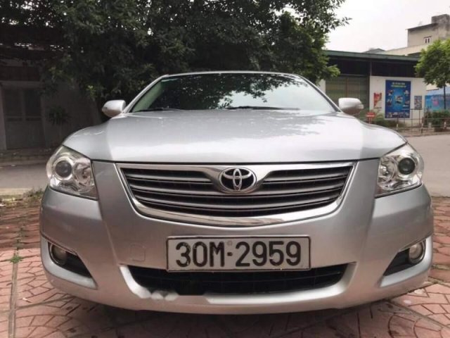 Bán Toyota Camry 2.4 sản xuất năm 2008, màu bạc, xe gia đình, giá tốt