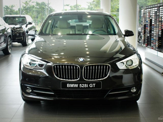 Bán BMW 528i GT 2017, màu Damast Red, nhập khẩu