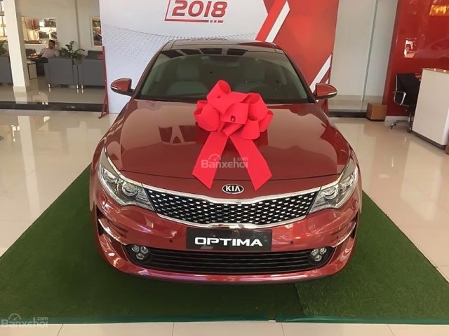 Cần bán Kia Optima 2.0 ATH năm sản xuất 2018, màu đỏ, xe mới 100%