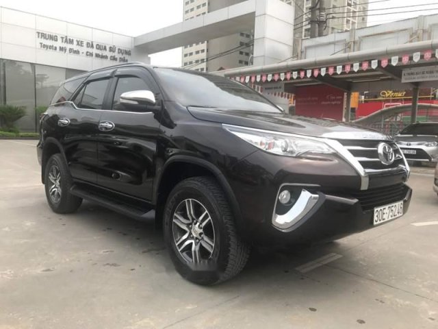 Bán Toyota Fortuner 2.7V AT đời 2017, màu đen, nhập khẩu  