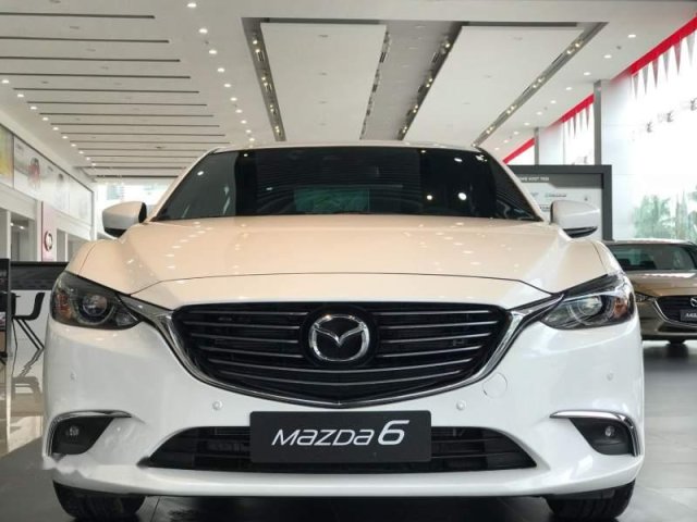 Bán Mazda 6 sản xuất 2018, màu trắng, giá 819tr