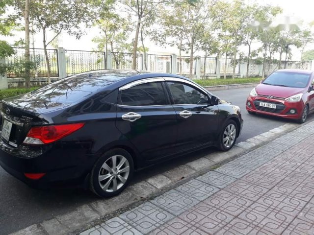 Chính chủ bán Hyundai Accent năm 2011, màu đen