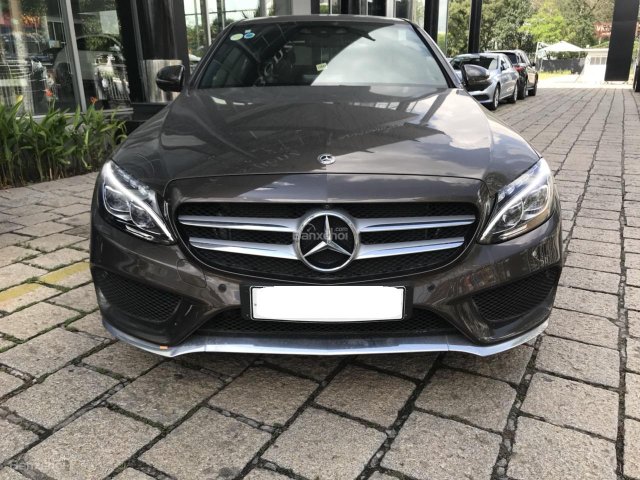 Bán Mercedes C300 AMG model 2018, bạc và nâu, ĐK 7/2018