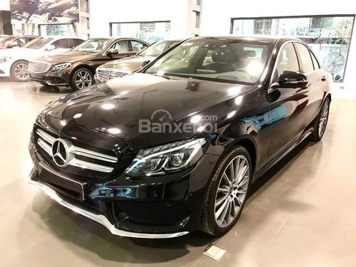 Cần bán Mercedes C300 đời 2018, màu đen, ở Đà Lạt, Lâm Đồng0