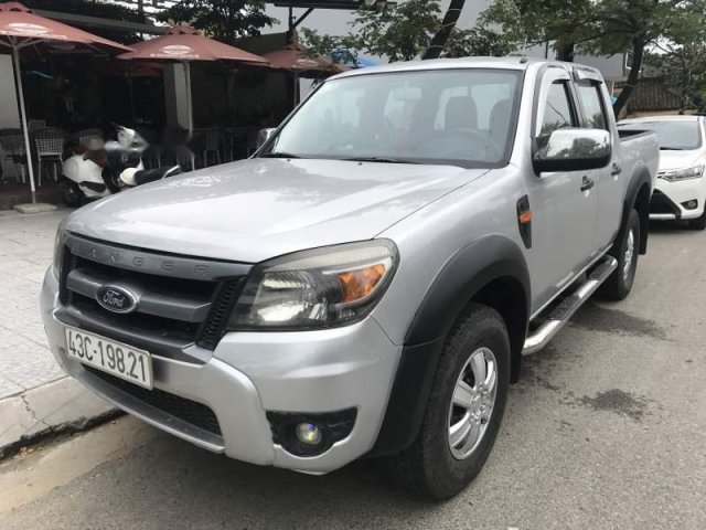 Cần bán Ford Ranger đời 2011, màu bạc, nhập khẩu  