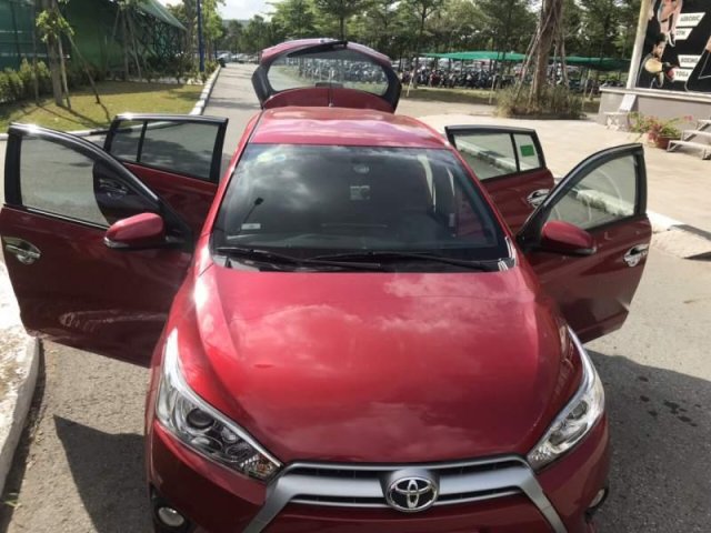 Bán Toyota Yaris đời 2017, màu đỏ  